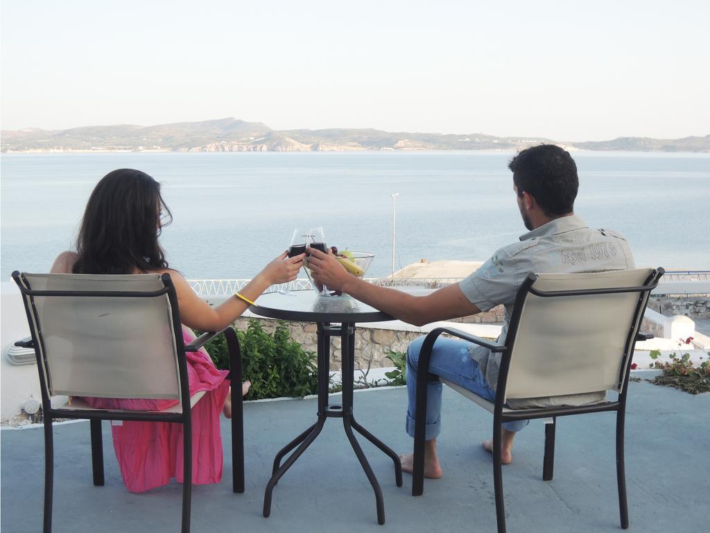 Hotel Adamas Extérieur photo