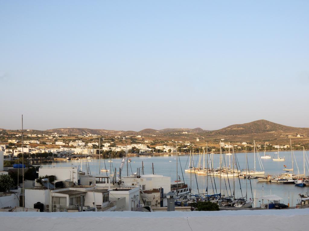Hotel Adamas Extérieur photo