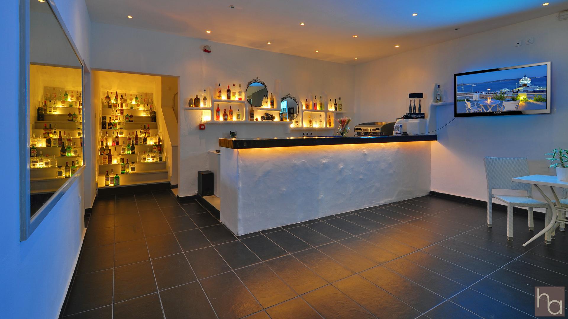 Hotel Adamas Extérieur photo