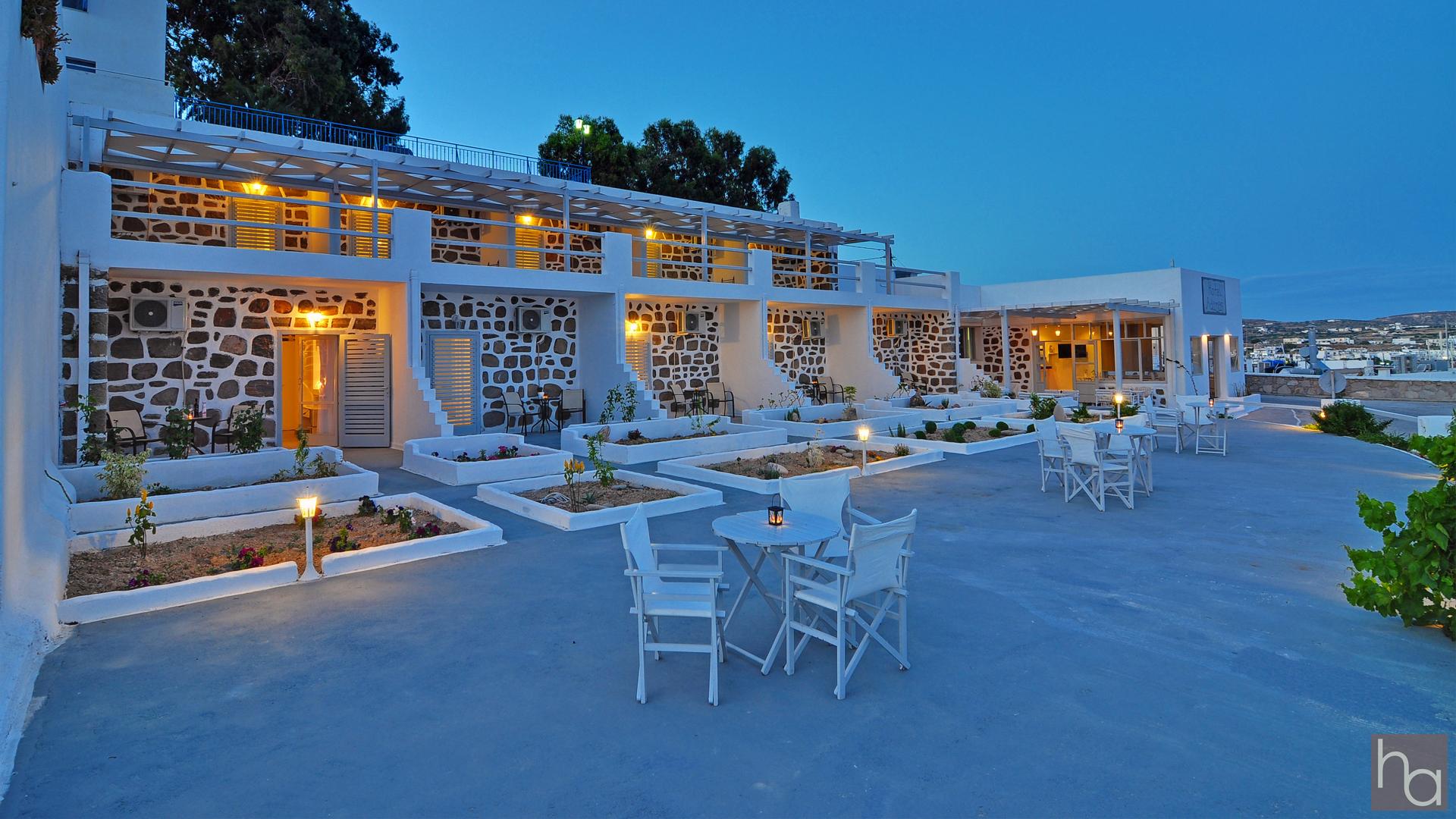 Hotel Adamas Extérieur photo